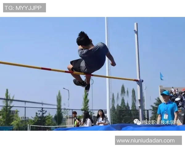 退役足球明星展现跑步风采高清视频回顾运动激情与荣耀时刻 退役足球明星展现跑步风采高清视频回顾运动激情与荣耀时刻